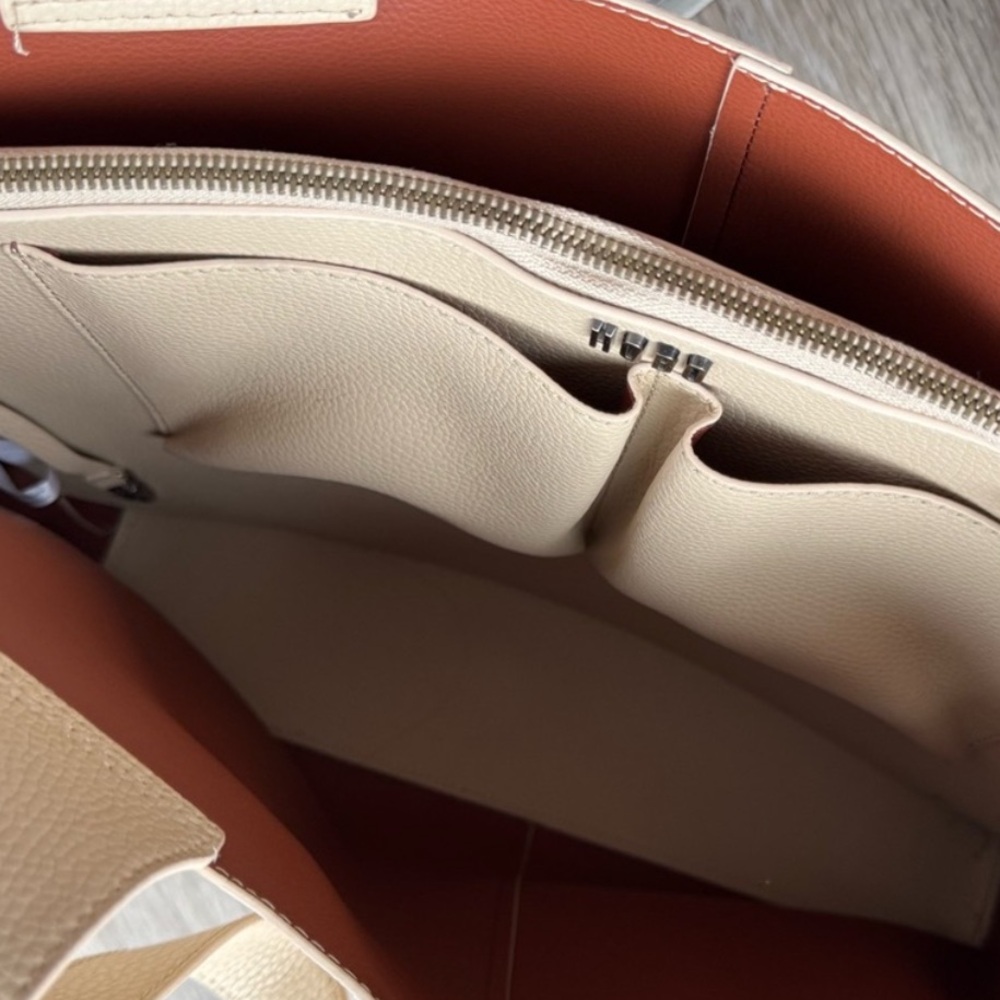 Hobo Vida Large Tote - Picture 5 of 6